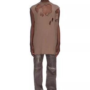 DRKSHDW Rick Owens
Tarp Regular Fit Destroyed Sleeveless Tee